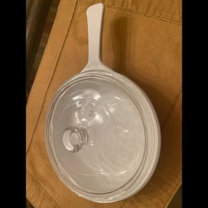 Cornflower Pyrex white handled dish